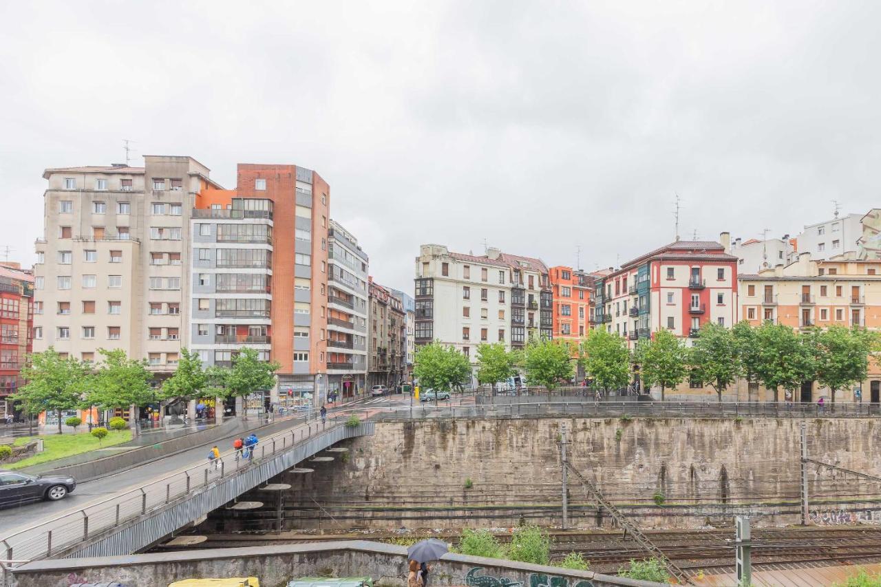 Vt Bilbao Central Station Exterior foto