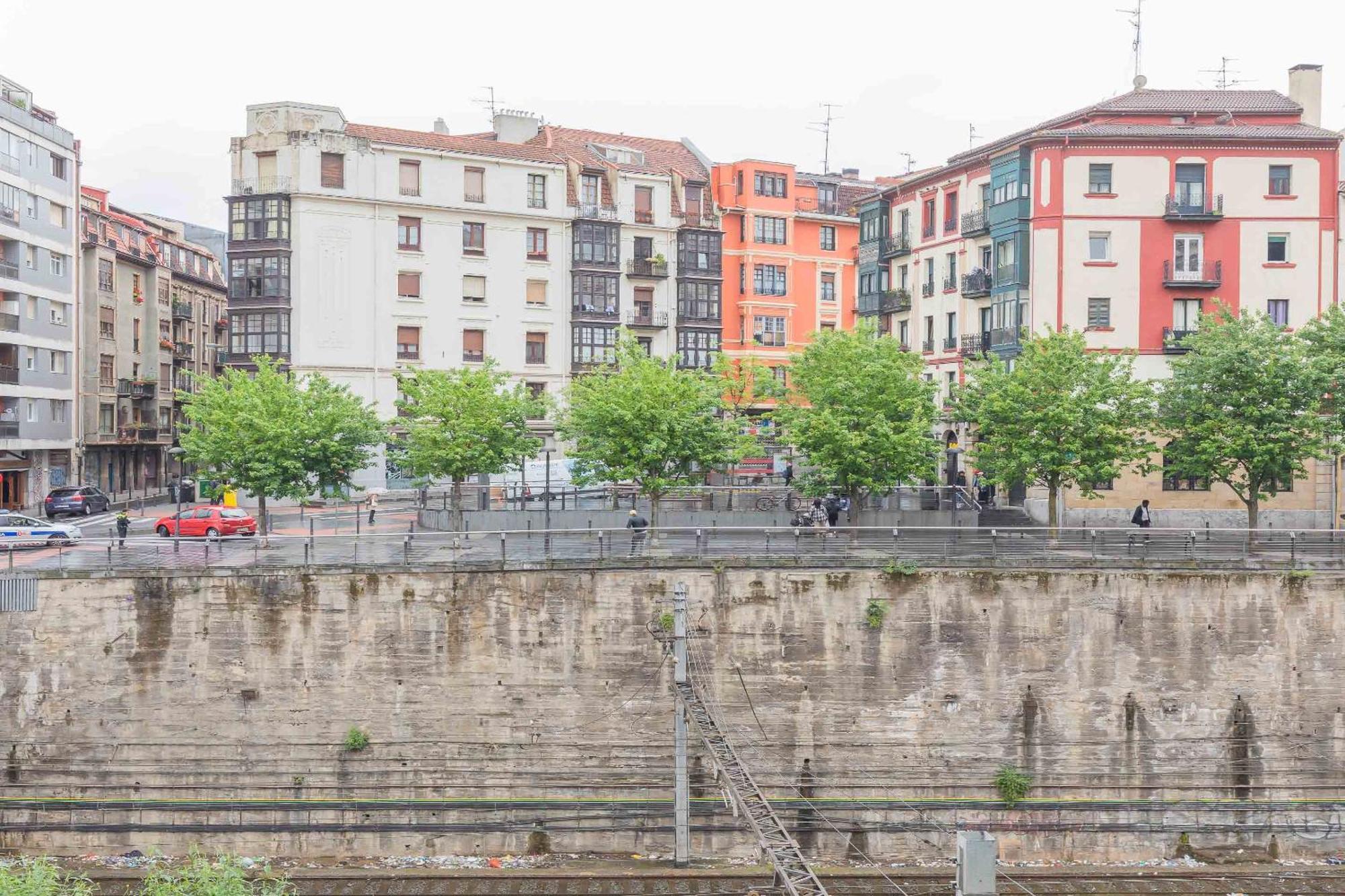 Vt Bilbao Central Station Exterior foto